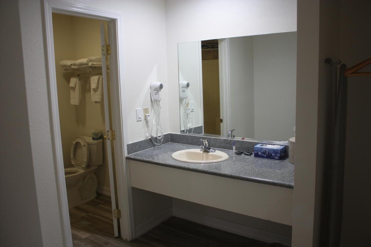 רדינג Value Inn & Suites מראה חיצוני תמונה