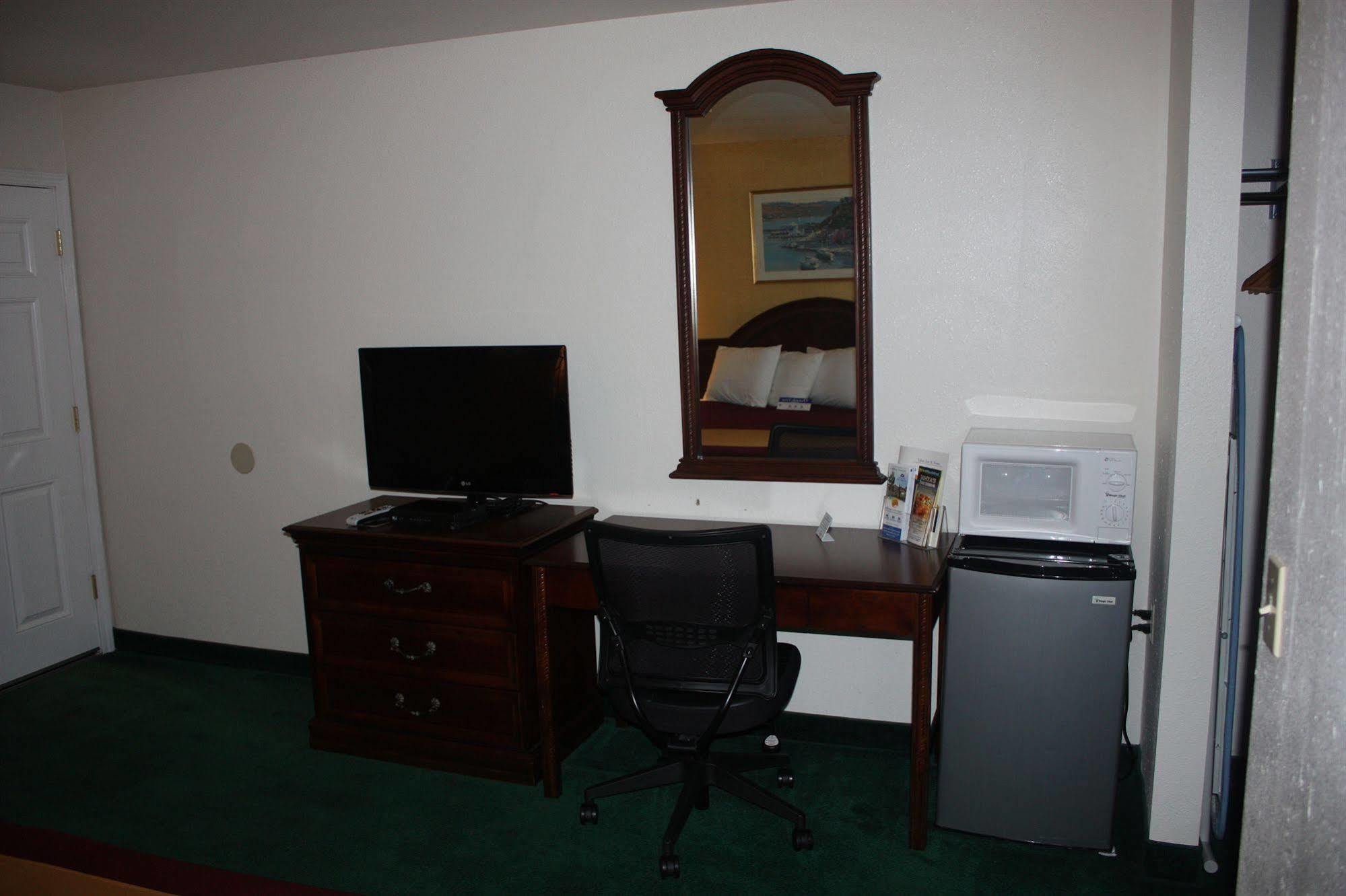 רדינג Value Inn & Suites מראה חיצוני תמונה