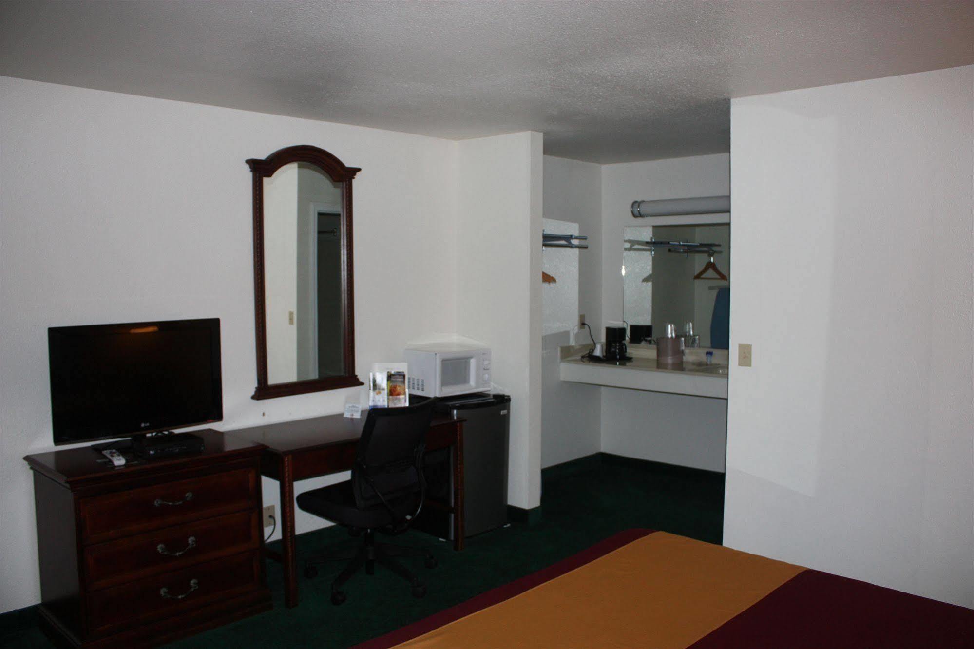 רדינג Value Inn & Suites מראה חיצוני תמונה