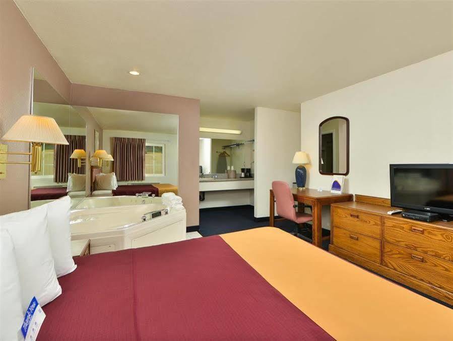 רדינג Value Inn & Suites מראה חיצוני תמונה